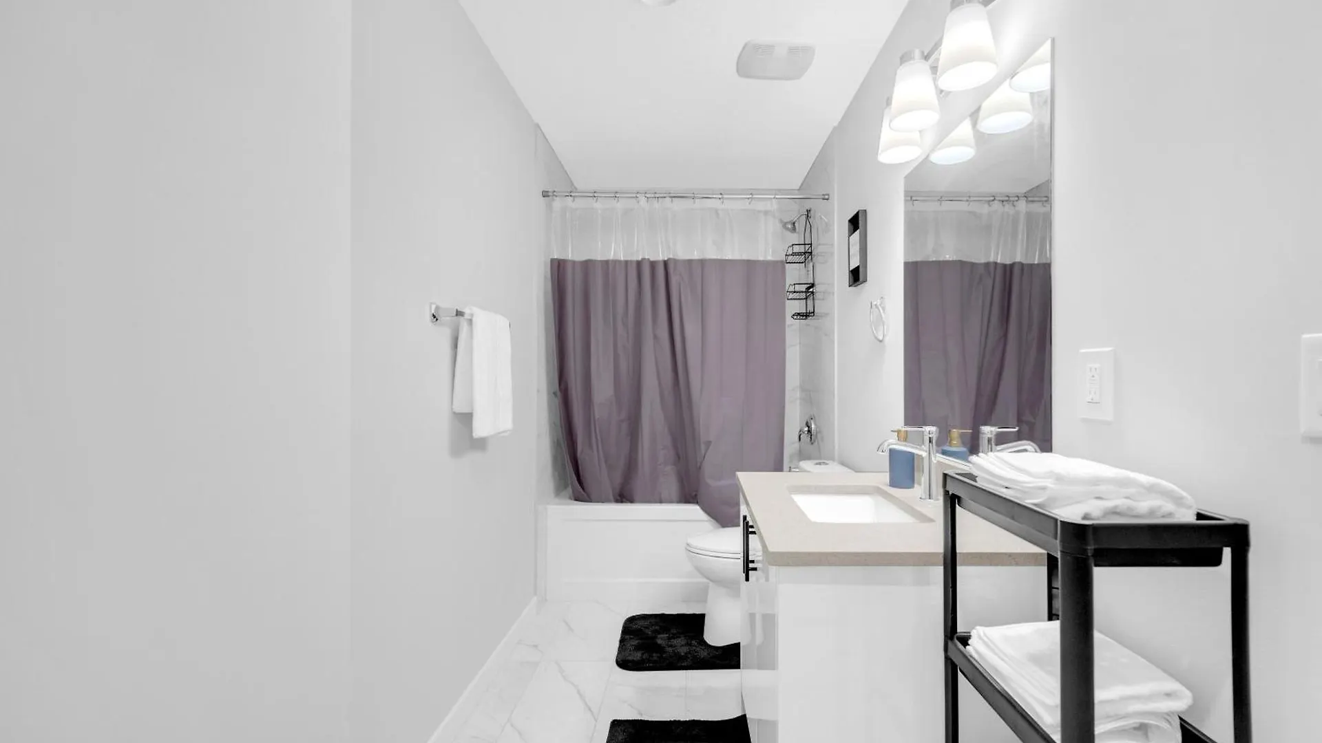 Modern & Spacious Guest Suite Κάλγκαρι