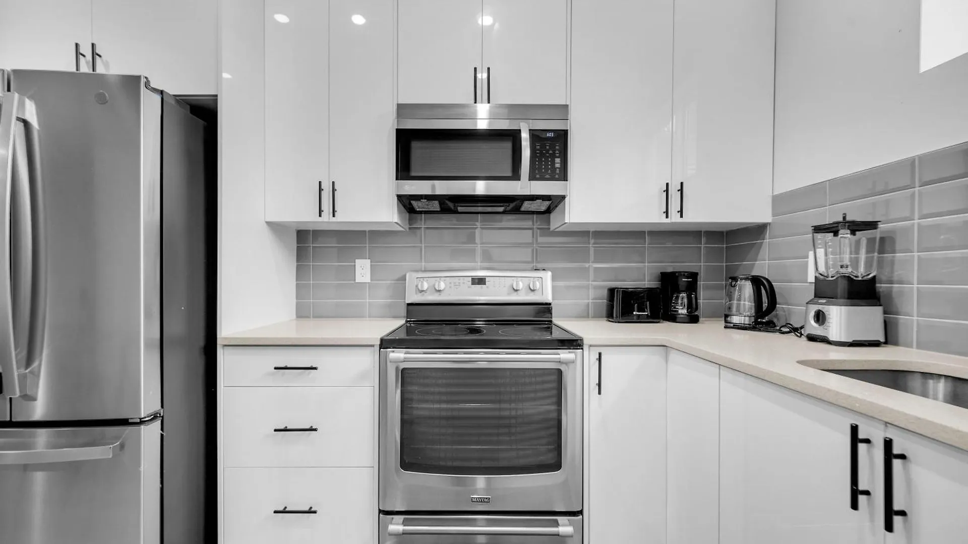 Modern & Spacious Guest Suite Κάλγκαρι Καναδάς
